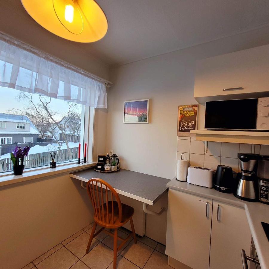 Apartment With 2 Bedrooms Hafnarfjörður Bagian luar foto